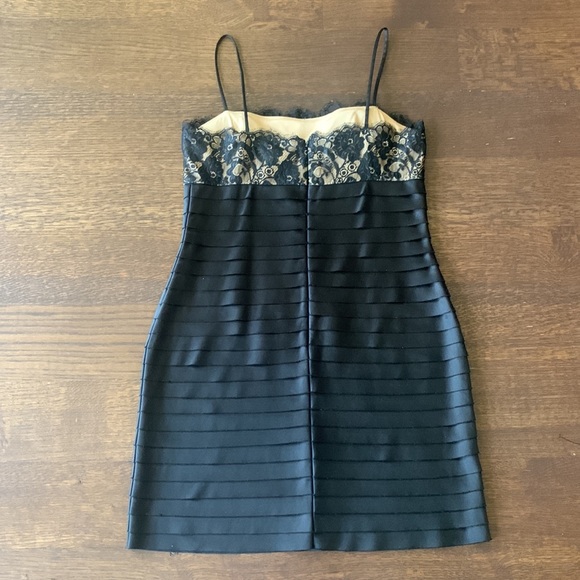 Tiered Satin Cocktail Dress with Lace - Picture 4 of 5